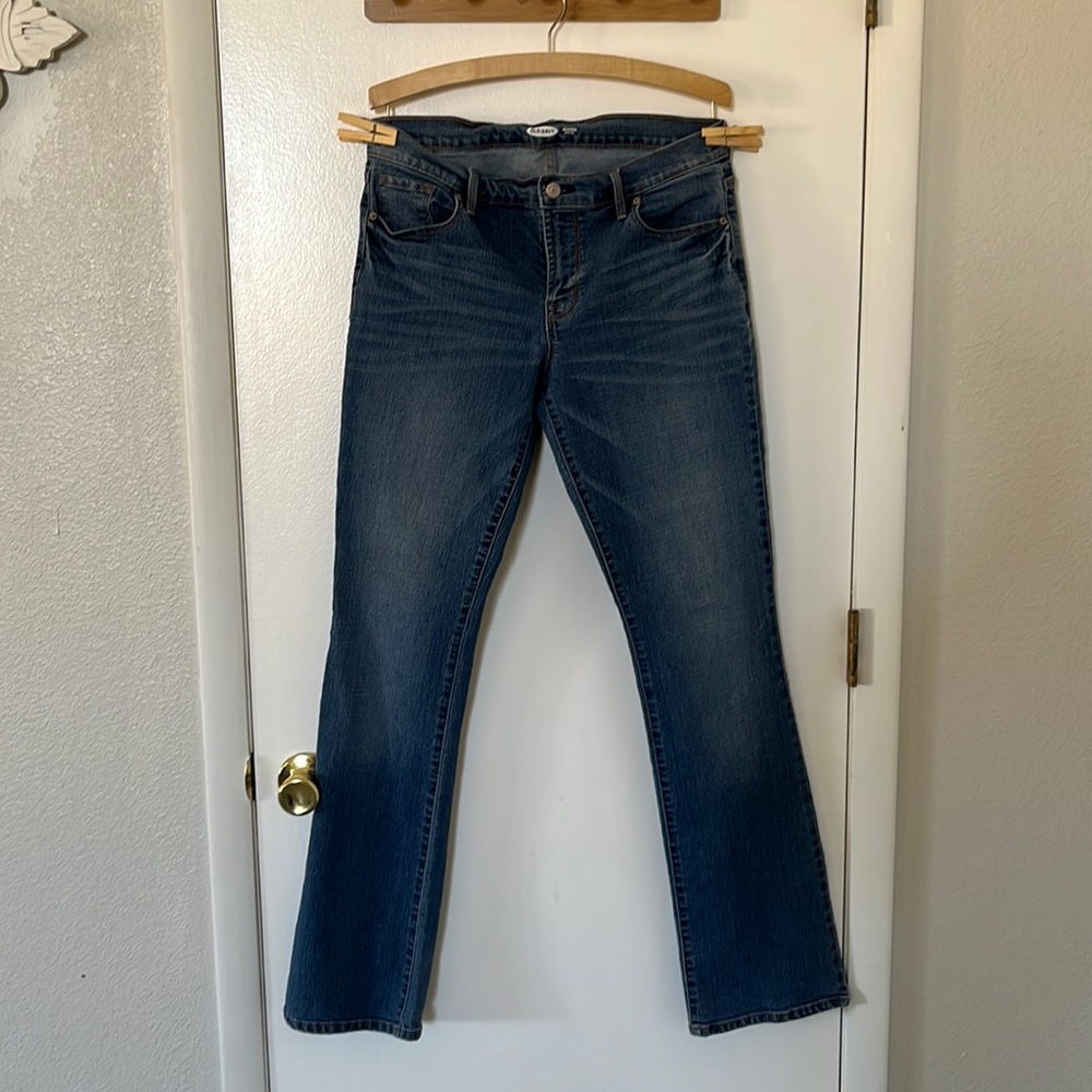 Old Navy Original Boot Cut Jeans. Size 8 long.